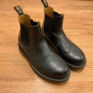 Dr. Martens 2976 Chelsea Boots